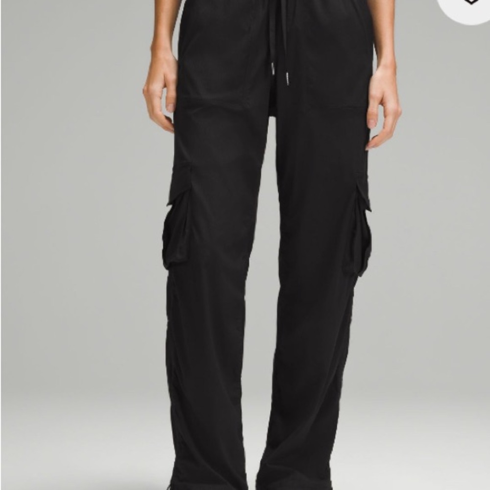 Lululemon black Dance Studio relaxed fit mid rise cargo pants size small